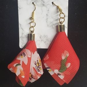 ⭐ NWT Beautiful Fabric Drop gold  Christmas Red